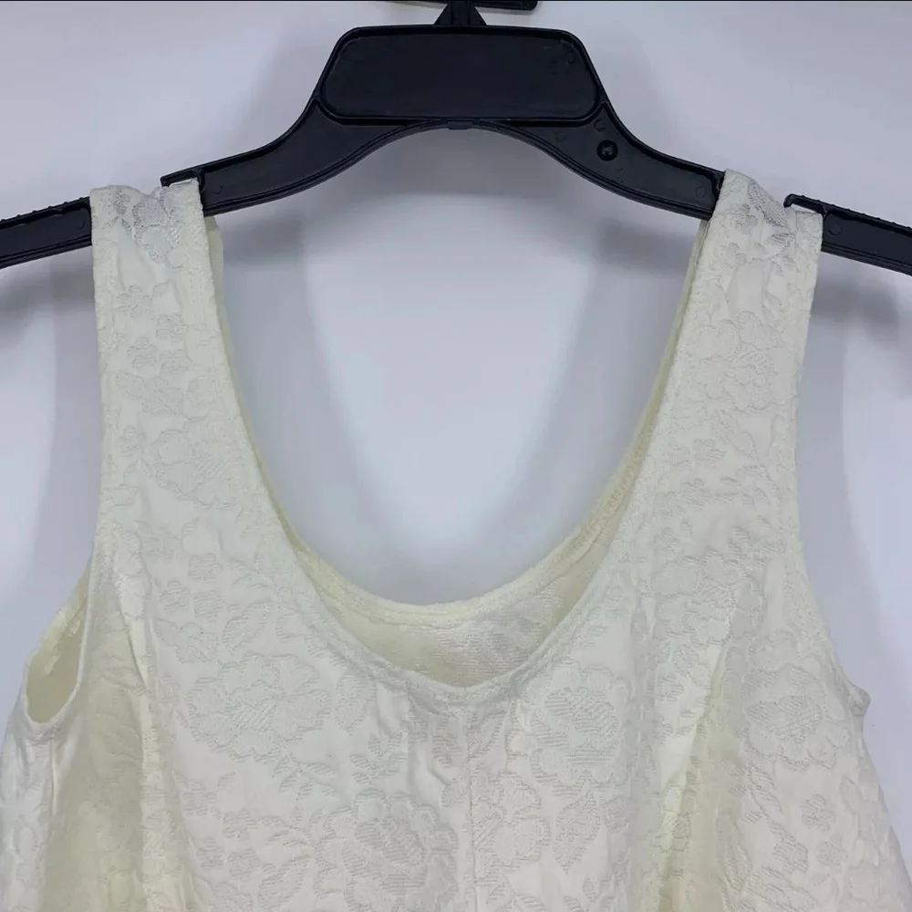 L. A HEARTS Ivory Floral Crop Scoop Neck Lace Sleeveless - Picture 3 of 4